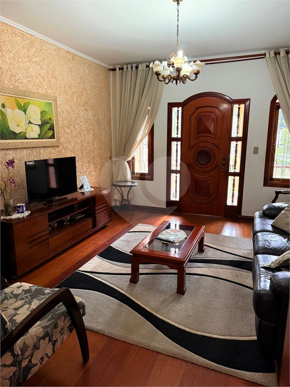 Sobrado à venda com 3 quartos, sendo 1 suíte, em Tremembé, São Paulo, SP