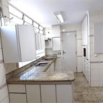 Sobrado à venda com 4 quartos, sendo 1 suíte, em Pinheiros, São Paulo, SP