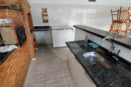 Casa à venda com 3 quartos, sendo 2 suítes, no Centro, Bom Jesus dos Perdões, SP