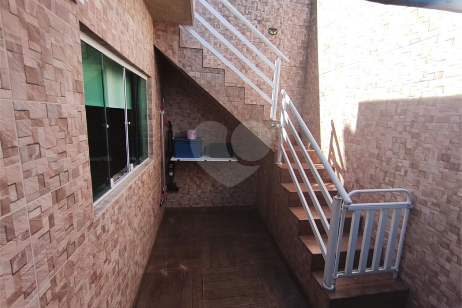 Sobrado à venda com 2 quartos, sendo 1 suíte, em Parque Novo Oratório, Santo André, SP