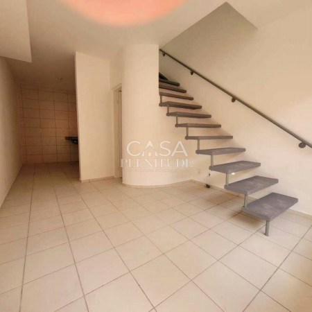 Casa em condomínio à venda com 2 quartos em Jardim Karolyne, Votorantim, SP