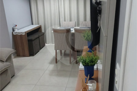 Apartamento à venda com 2 quartos, sendo 1 suíte,  em Jardim Flor da Montanha, Guarulhos, SP