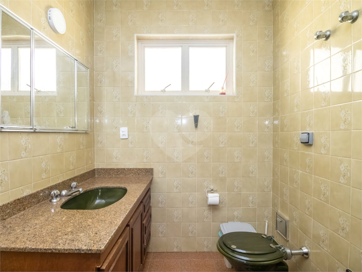 Sobrado à venda com 3 quartos, sendo 1 suíte, em Chácara Santo Antônio, São Paulo, SP