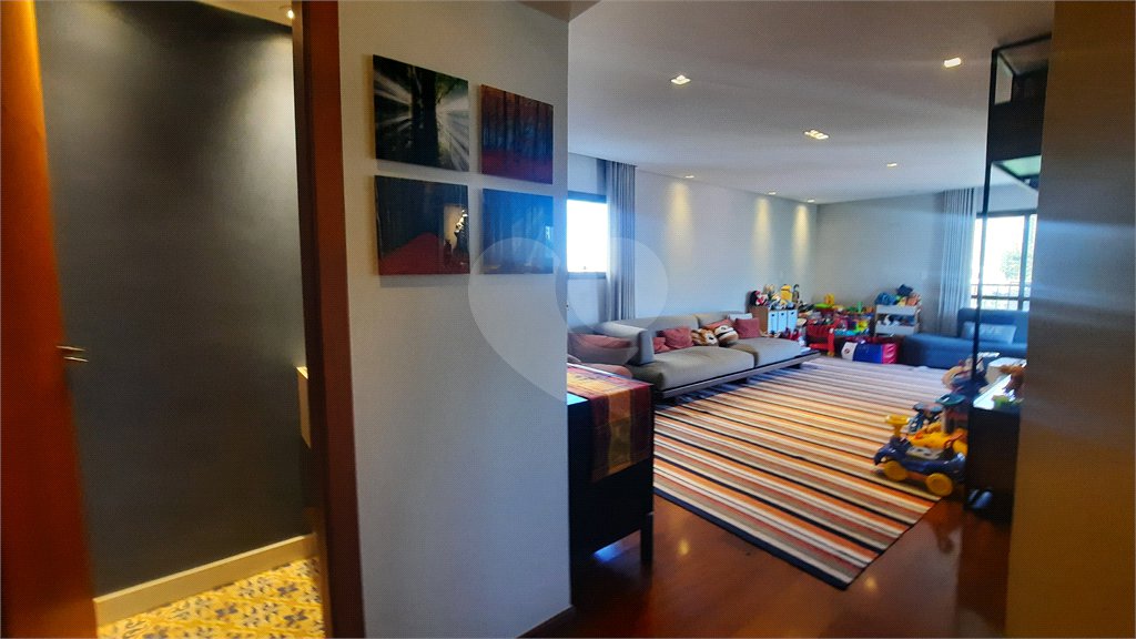Apartamento à venda com 4 quartos, sendo 2 suítes, em Morumbi, São Paulo, SP
