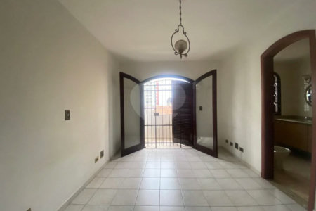 Sobrado à venda com 4 quartos, sendo 1 suíte, em Santana, São Paulo, SP