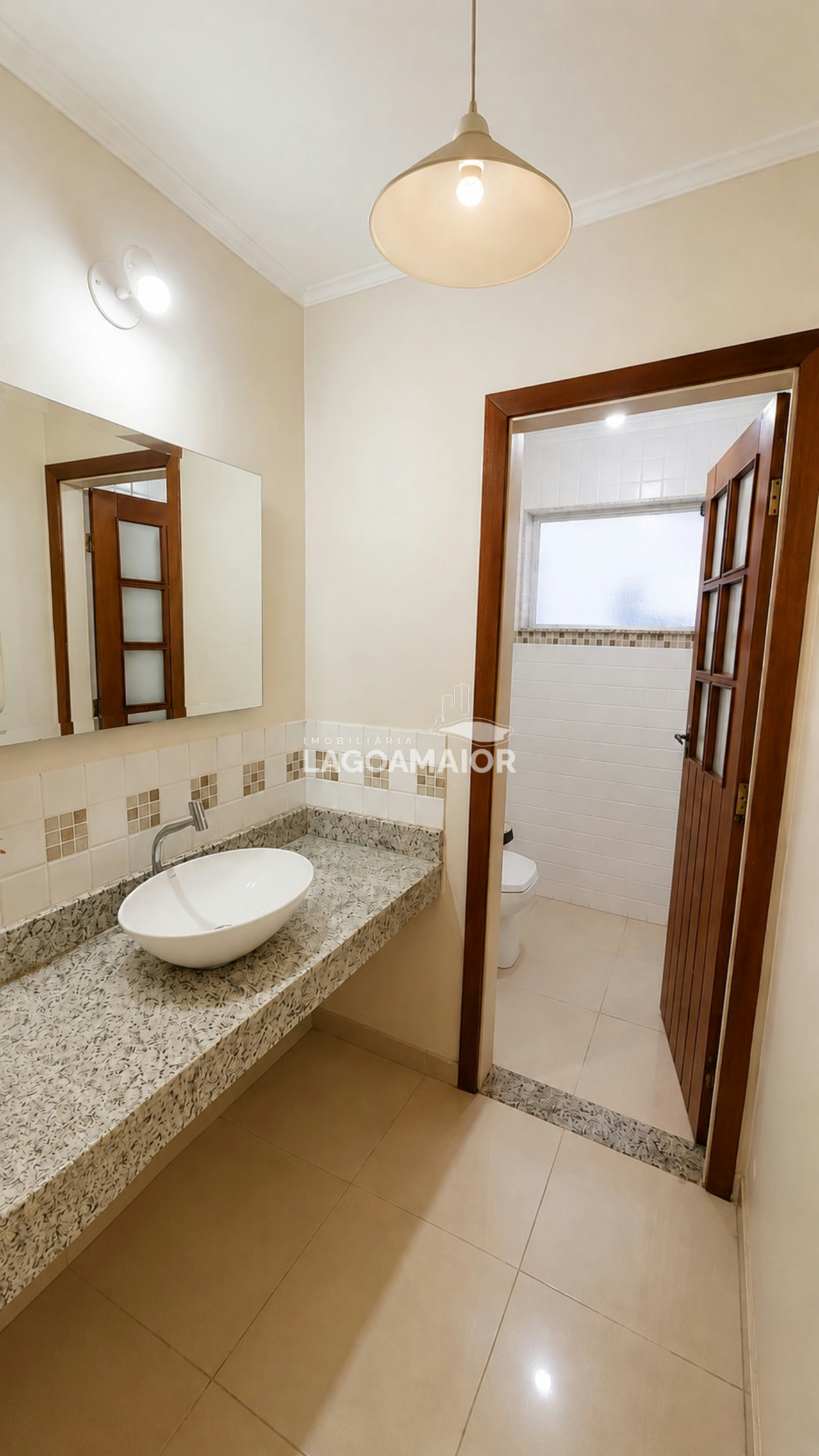 Casa à venda com 6 quartos, sendo 3 suítes,  em Santos Dumont, Três Lagoas, MS