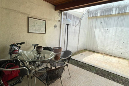 Casa à venda com 3 quartos, sendo 1 suíte,  no condomínio Montpellier, Mogi das Cruzes - SP