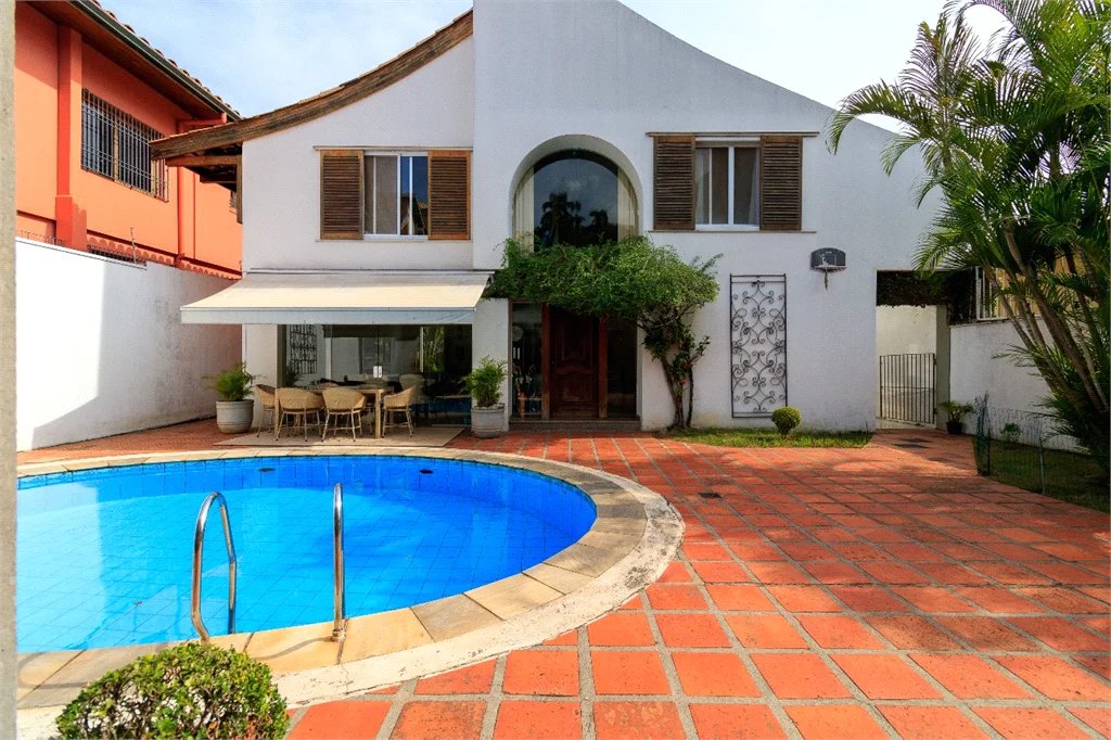 Casa à venda com 4 quartos, sendo 3 suítes, em Jardim Panorama, São Paulo, SP