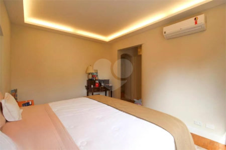 Apartamento para venda em Moema com 185m², 3 dormitórios sendo 1 suíte e 1 vaga