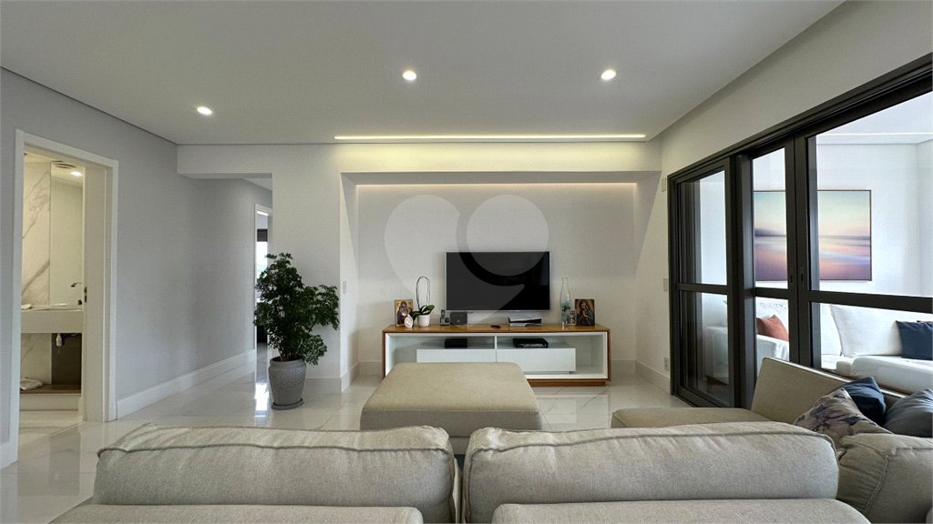 Apartamento à venda com 3 suítes em Jardim Prudência, São Paulo, SP