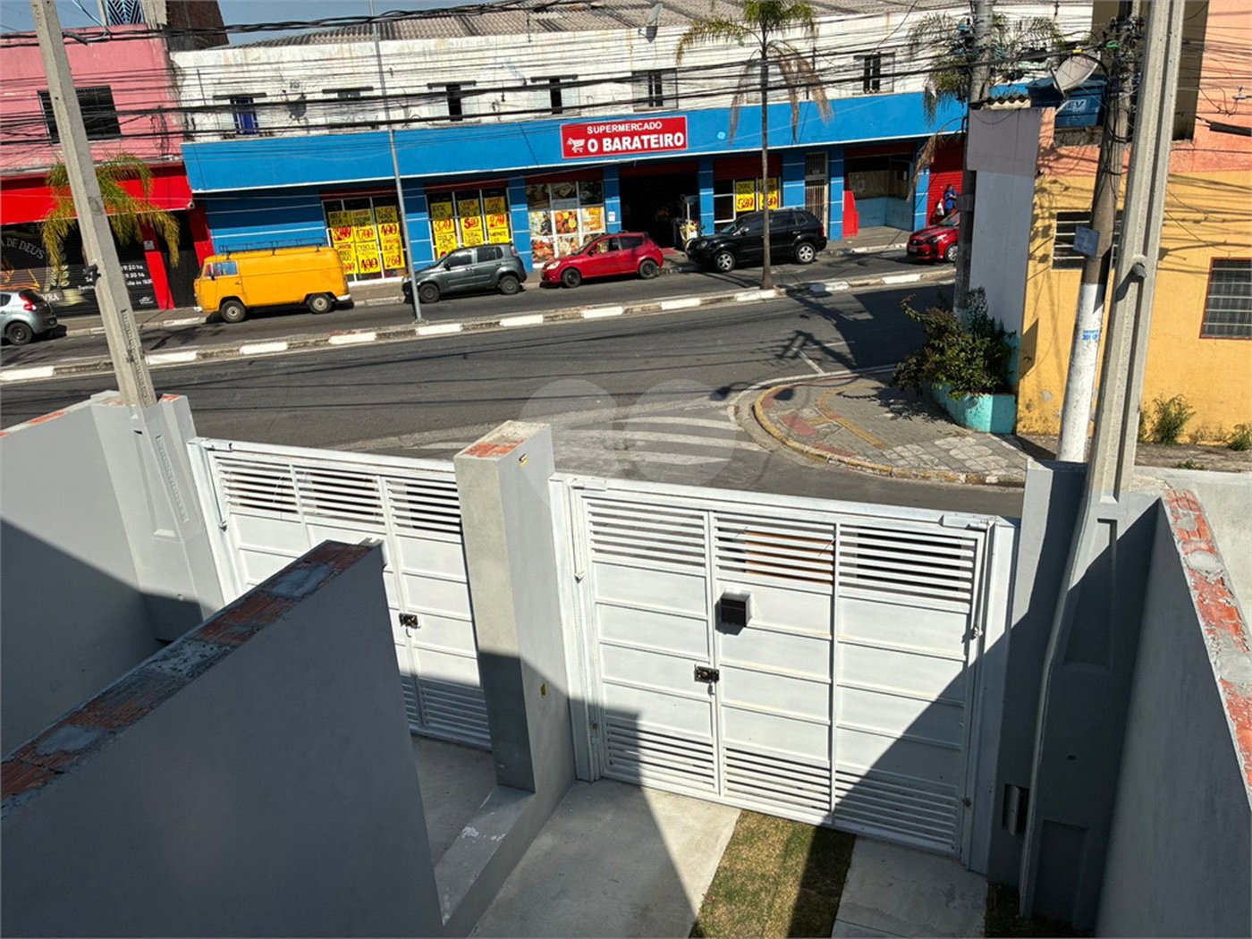 Sobrado à venda com 3 quartos, sendo 1 suíte, em Calmon Viana, Poá, SP