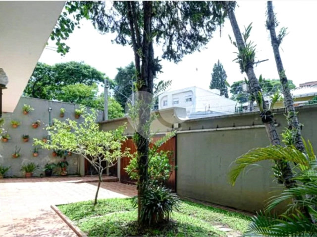 Sobrado à venda com 4 suítes em Santana, São Paulo, SP