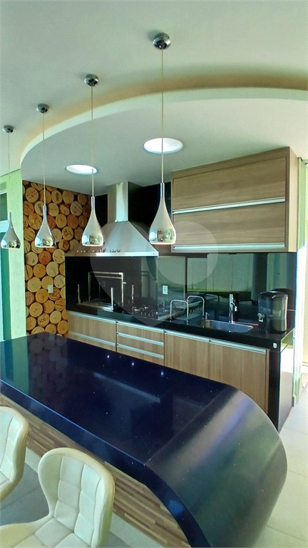 Casa à venda com 3 suítes no condomínio Figueira Garden, Atibaia - SP