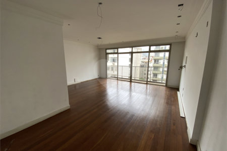 Apartamento à venda com 4 quartos, sendo 1 suíte,  em Tijuca, Rio de Janeiro, RJ