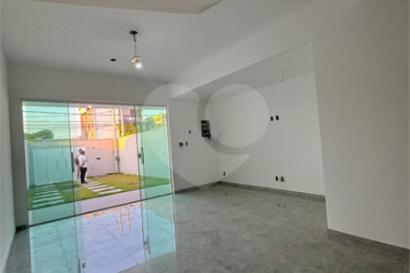 Casa à venda com 4 quartos, sendo 1 suíte, em Inhoaíba, Rio de Janeiro, RJ