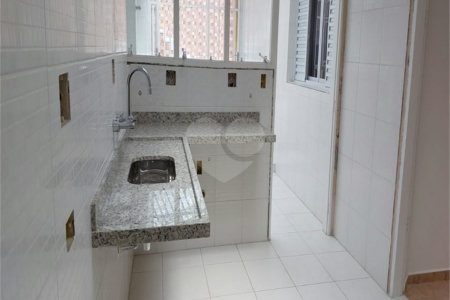 Sobrado à venda com 3 quartos, sendo 2 suítes, em Vila Paulicéia, São Paulo, SP