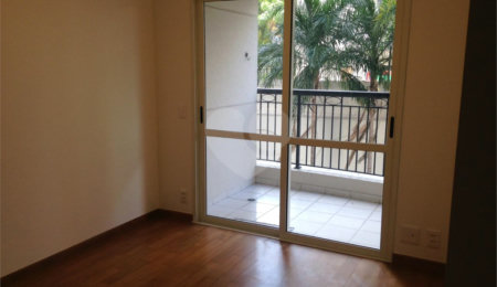 Apartamento para alugar com 2 quartos, sendo 1 suíte,  em Vila Madalena, São Paulo, SP