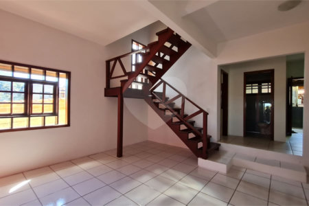 Casa à venda com 5 quartos em Ivoturucaia, Jundiaí, SP