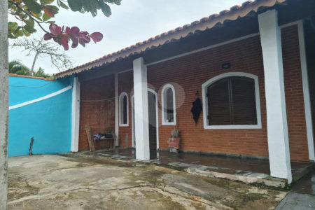 Casa à venda com 2 quartos, sendo 1 suíte,  em Gaivota, Itanhaém, SP
