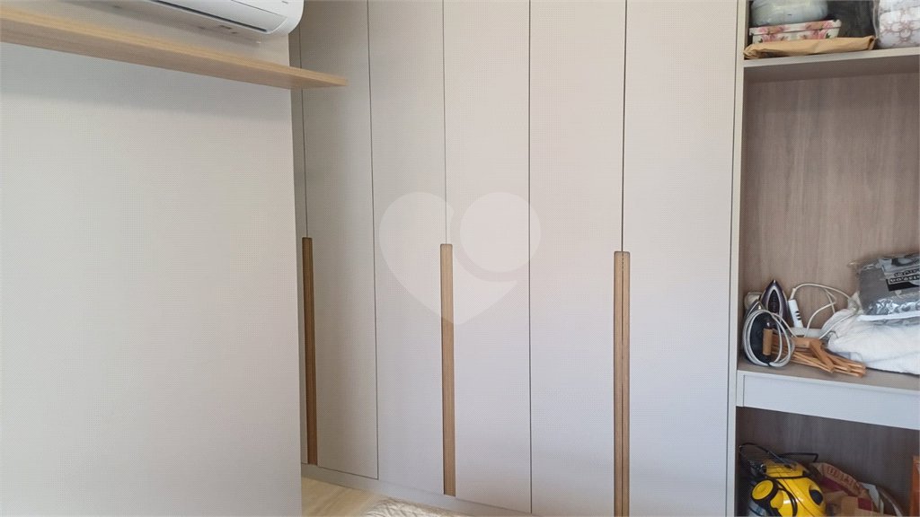 Apartamento a venda na Saúde 2 dormitórios com 2 vagas de garagem demarcadas. Aceita e estuda Permuta.