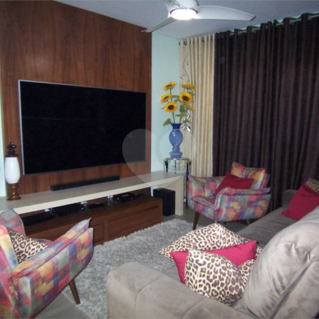 Casa à venda com 3 suítes no condomínio Residencial Recanto dos Paturis, Vinhedo - SP