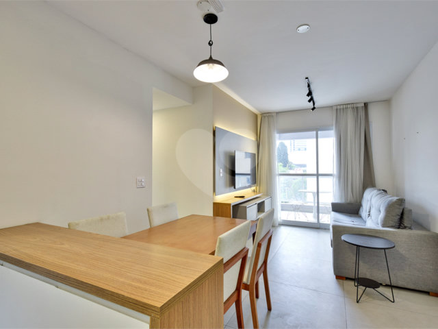 Apartamento à venda com 2 quartos, sendo 1 suíte,  em Chácara Santo Antônio (zona Sul), São Paulo, SP