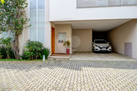 Casa à venda com 4 quartos, sendo 2 suítes, no condomínio Residencial Terras Altas, São Paulo - SP