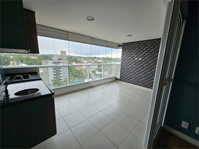 Apartamento à venda com 3 quartos, sendo 1 suíte,  em Vila Santa Catarina, São Paulo, SP