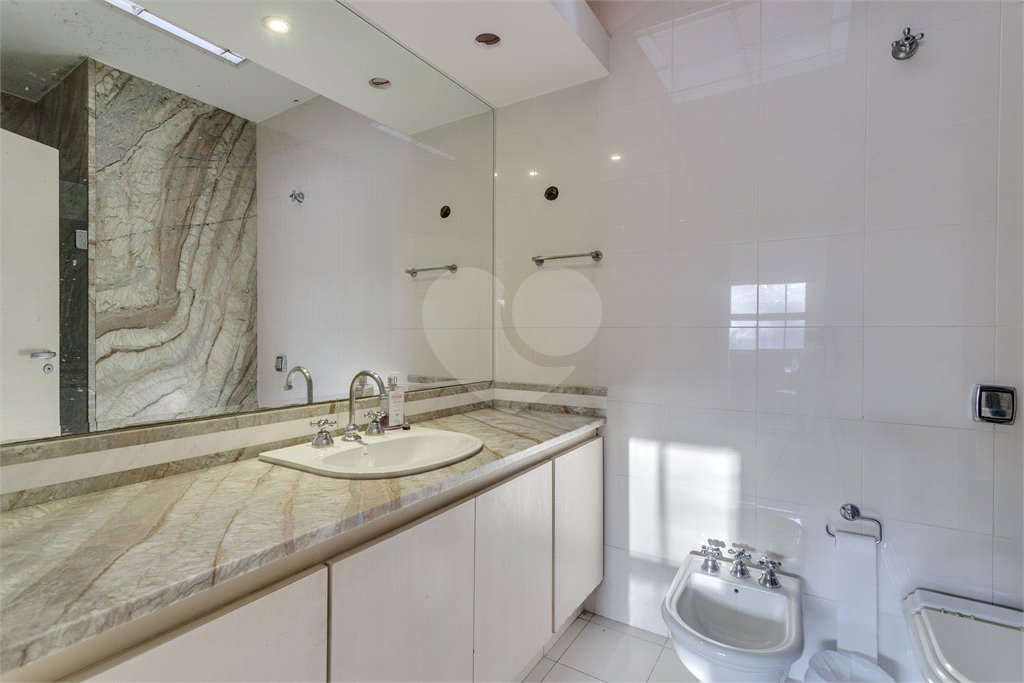 Casa à venda com 4 quartos, sendo 2 suítes, em Chácara Monte Alegre, São Paulo, SP