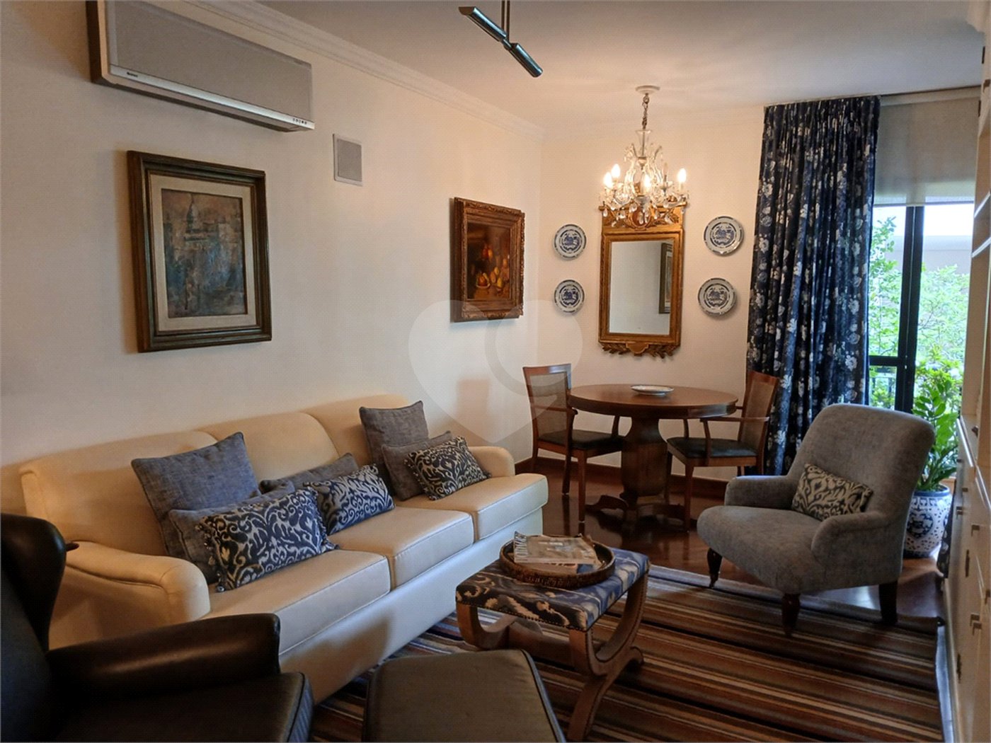 Apartamento à venda com 2 quartos, sendo 1 suíte,  em Itaim Bibi, São Paulo, SP