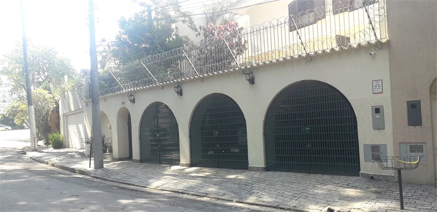 Casa à venda com 3 quartos, sendo 2 suítes,  em Jardim Leonor, São Paulo, SP