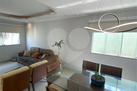 Casa à venda com 5 quartos, sendo 1 suíte, no condomínio Residencial Green Ville, Rio de Janeiro - RJ