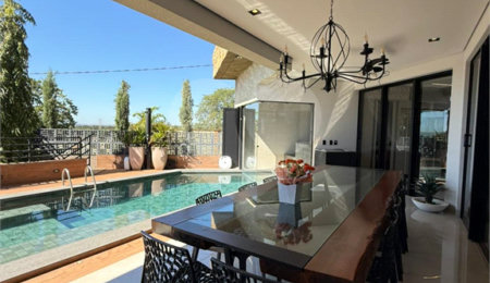 Casa à venda com 5 quartos, sendo 4 suítes,  em Village do Lago, Três Lagoas, MS