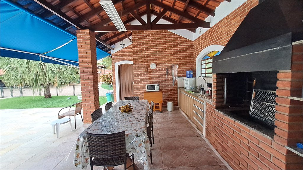 Casa à venda com 3 quartos, sendo 1 suíte, no condomínio Residencial Vale das Laranjeiras, Indaiatuba - SP