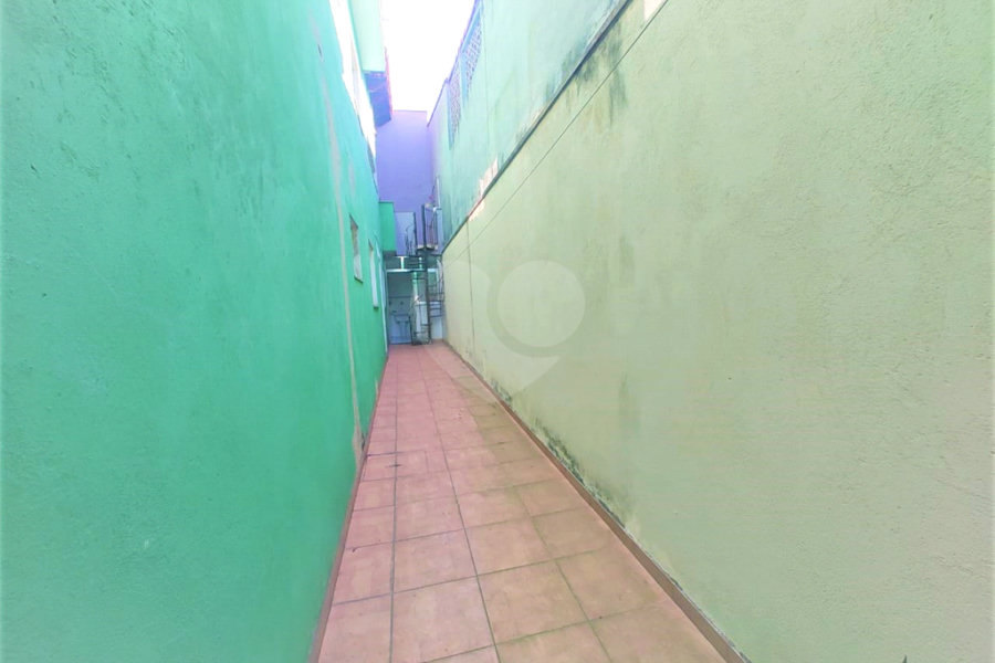 Sobrado à venda com 4 quartos, sendo 1 suíte, em Jardim Regina, São Paulo, SP