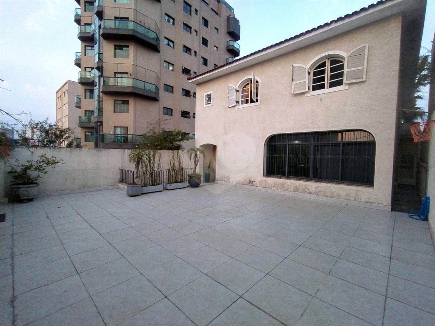 Sobrado à venda com 4 quartos, sendo 2 suítes, em Vila Paulicéia, São Paulo, SP