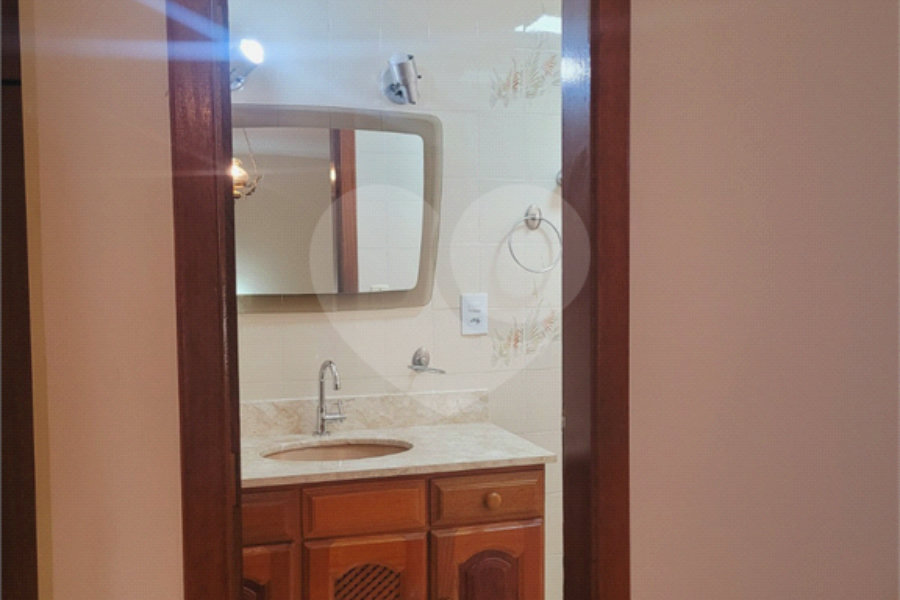 Sobrado à venda ou para alugar com 4 quartos, sendo 1 suíte, em Vila Gustavo, São Paulo, SP