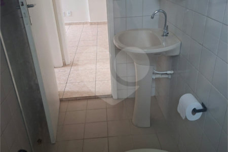 Apartamento à venda com 2 quartos em Parque Maria Domitila, São Paulo, SP