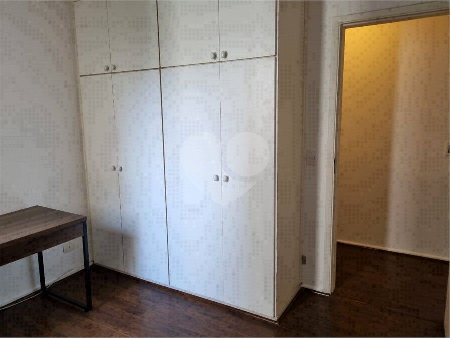 Apartamento à venda ou para alugar com 3 quartos, sendo 1 suíte, em Moema, São Paulo, SP