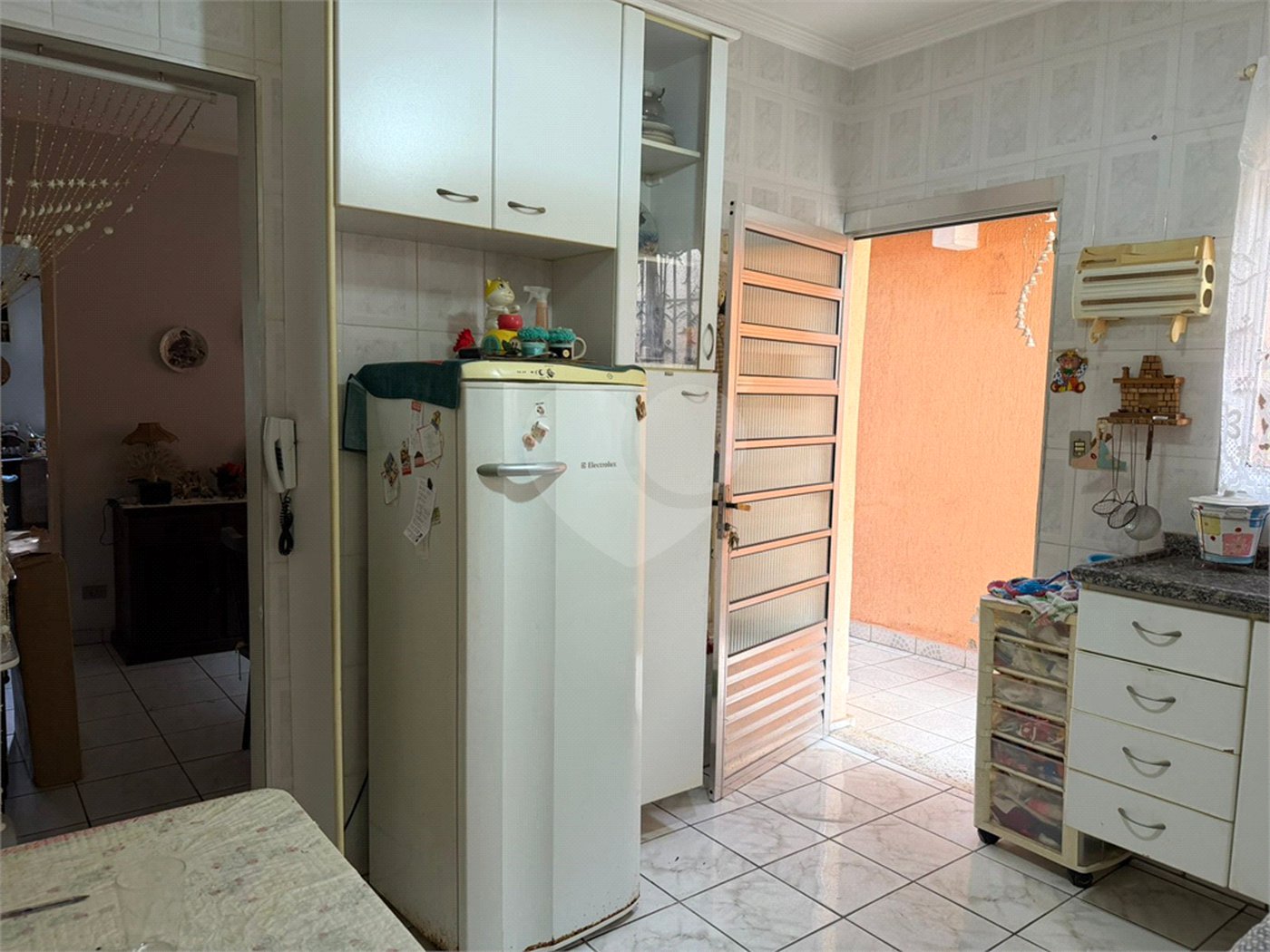 Casa à venda com 2 quartos no condomínio Residencial Bari, Itaquaquecetuba - SP