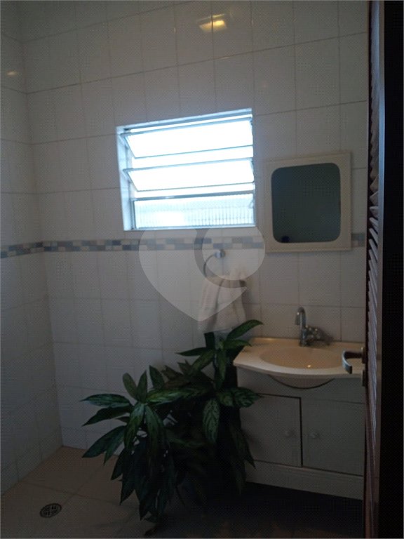 Sobrado à venda com 3 quartos, sendo 1 suíte, no Centro, Biritiba-mirim, SP