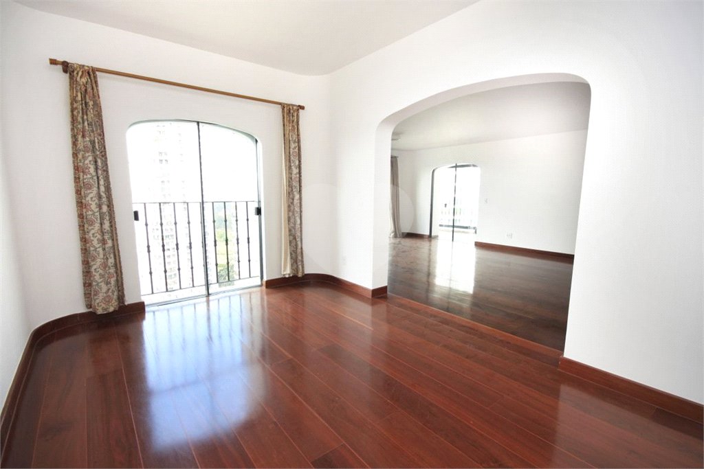 Apartamento à venda com 4 suítes em Jardim Marajoara, São Paulo, SP
