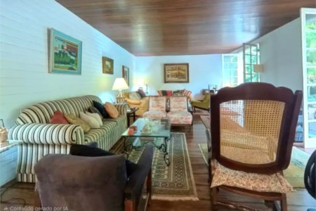 Casa à venda com 4 quartos, sendo 2 suítes,  em Jardim Botânico, Rio de Janeiro, RJ