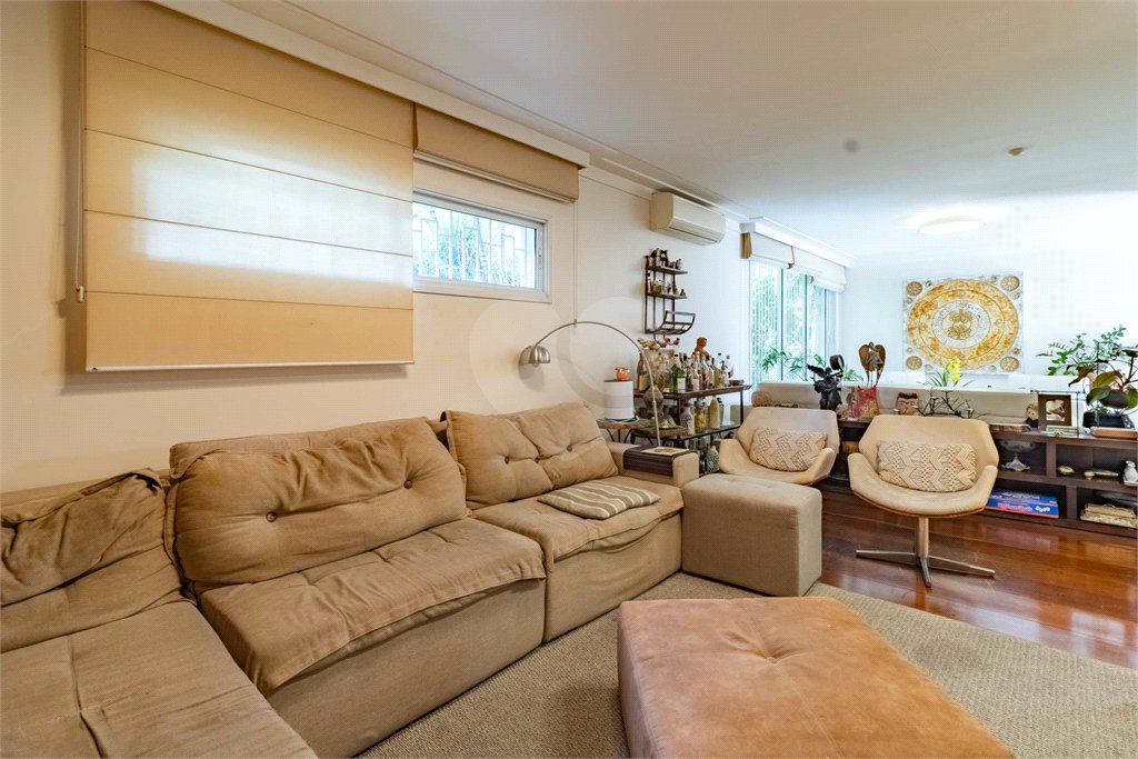 Casa à venda com 5 quartos, sendo 4 suítes, em Alto da Lapa, São Paulo, SP