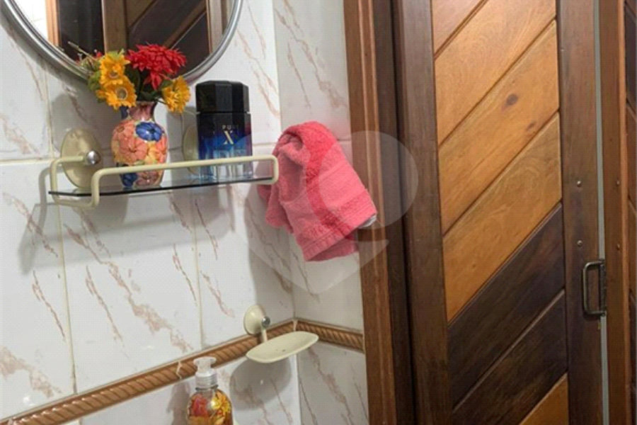 Sobrado à venda com 3 quartos, sendo 1 suíte,  em Vila Sabrina, São Paulo, SP