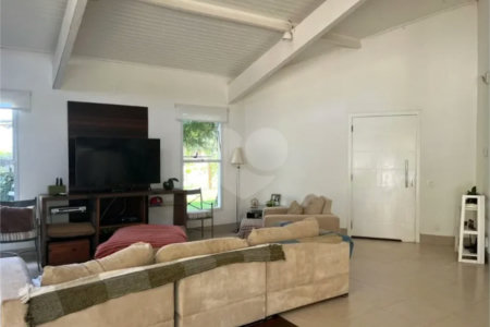 Casa à venda com 5 quartos, sendo 2 suítes,  no Centro, Itupeva, SP
