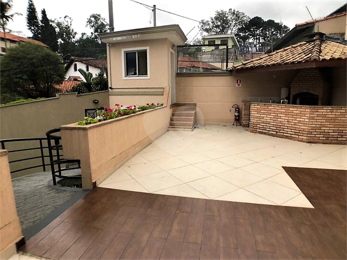 Casa à venda com 3 quartos, sendo 1 suíte, no condomínio Res Vista Verde, São Paulo - SP