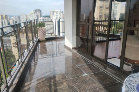 Apartamento à venda ou para alugar com 4 quartos, sendo 1 suíte,  em Vila Andrade, São Paulo, SP