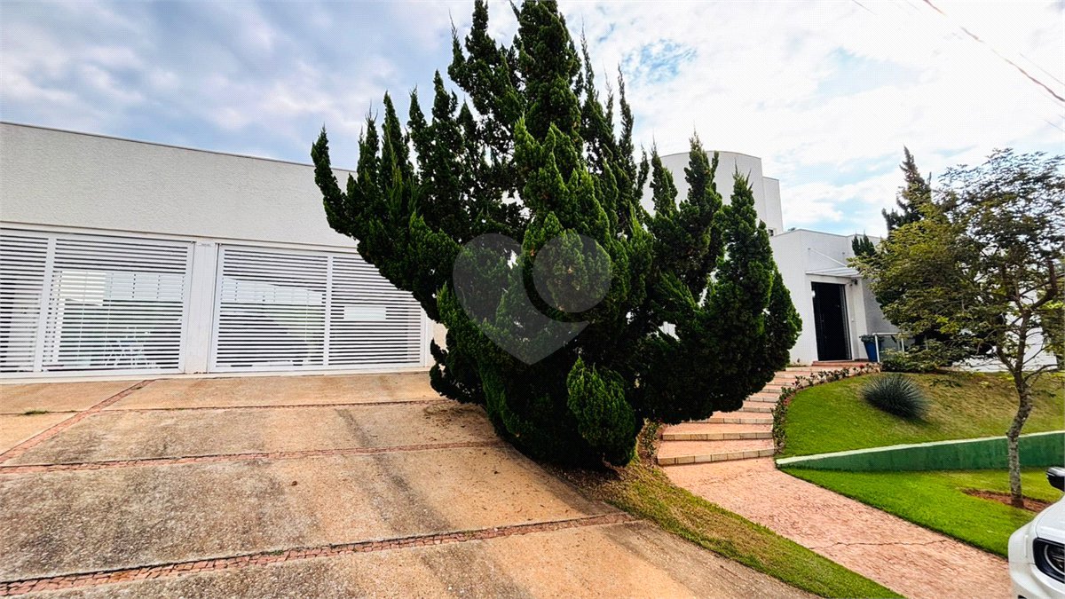 Casa à venda com 4 suítes no condomínio Dos Lagos, Itupeva - SP
