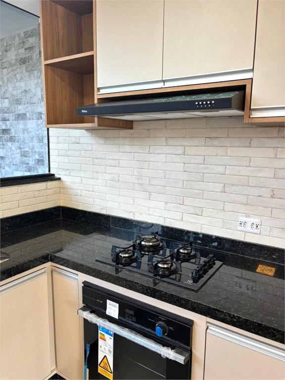 Casa à venda com 3 quartos, sendo 1 suíte, no condomínio Marselha IV, São Roque - SP